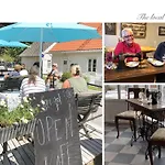 Villa Solvorn Bed and breakfast