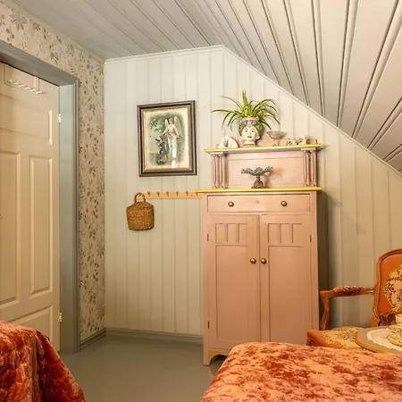 Villa Solvorn Bed & Breakfast