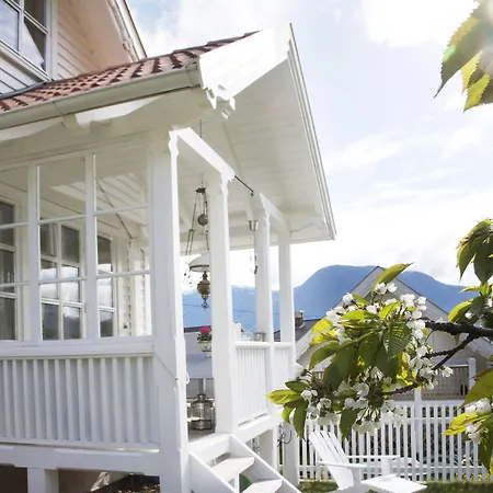 Villa Solvorn 住宿加早餐酒店 3*