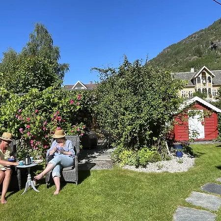 Villa Solvorn Bed & Breakfast 3*