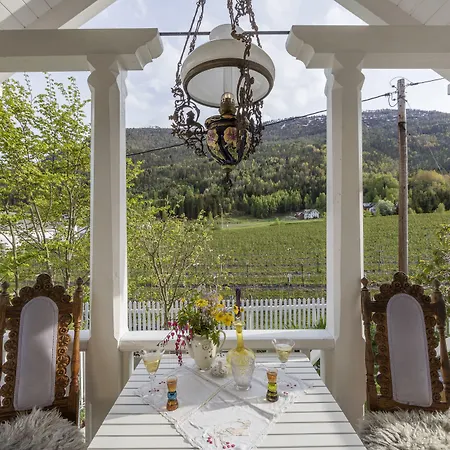 Villa Solvorn 住宿加早餐酒店 3*