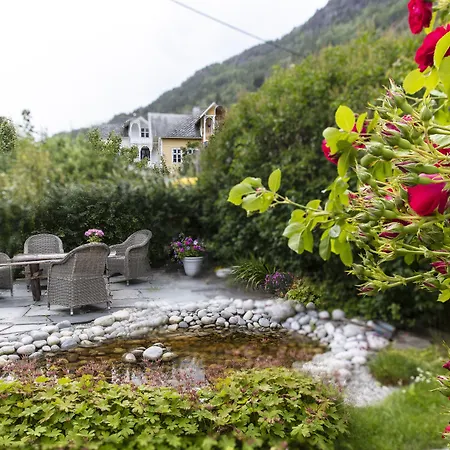 Villa Solvorn B&B 3*