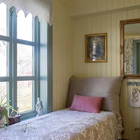 Bed & Breakfast Villa Solvorn 3*