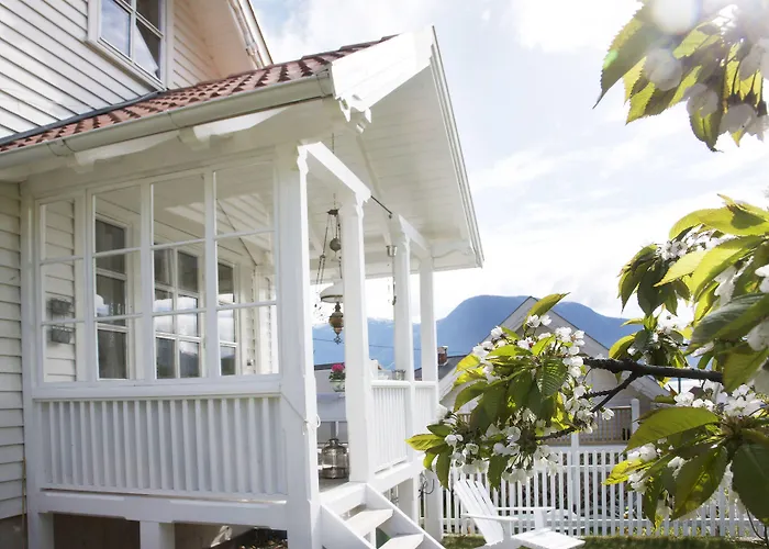 Villa Solvorn 住宿加早餐酒店 3*
